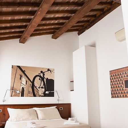 Boutique Rooms 3 0 Ferrara Esterno foto