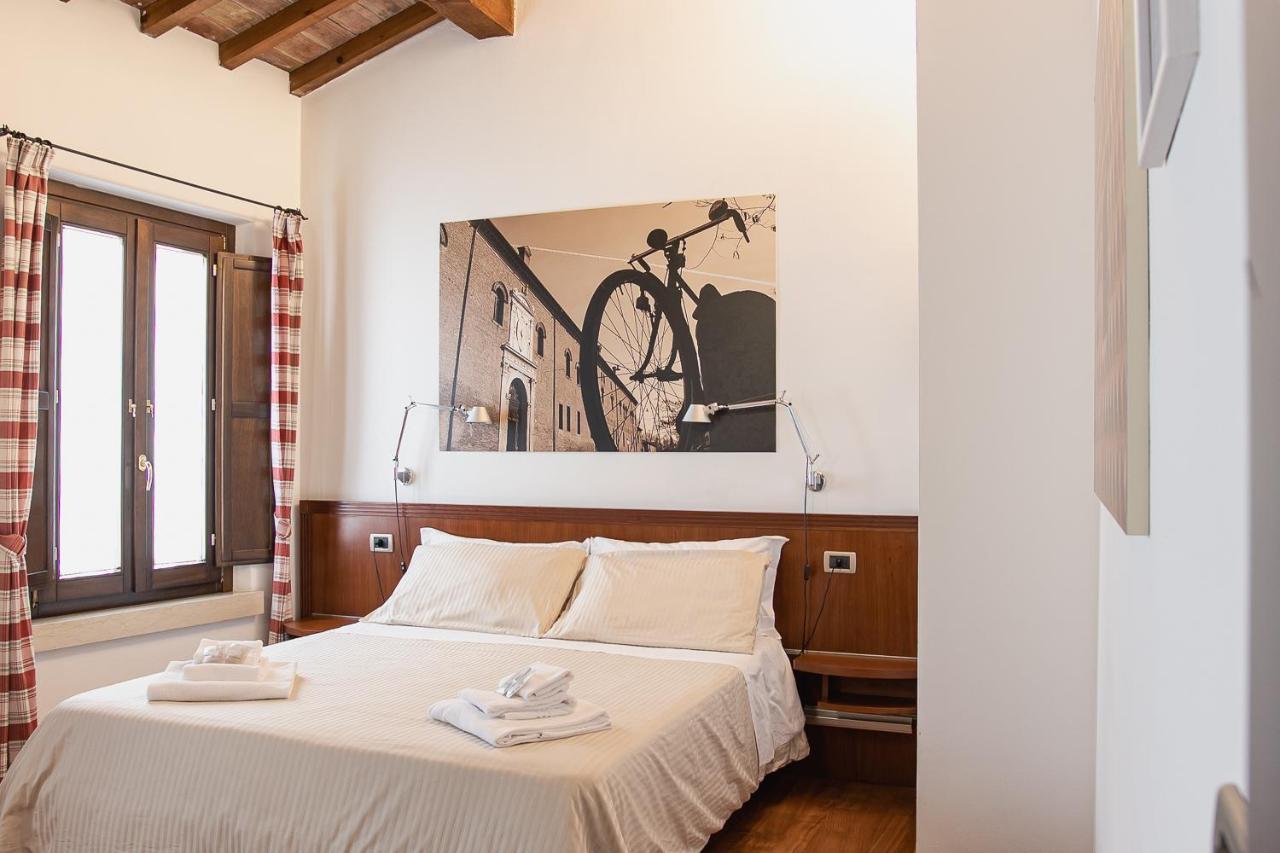 Boutique Rooms 3 0 Ferrara Esterno foto