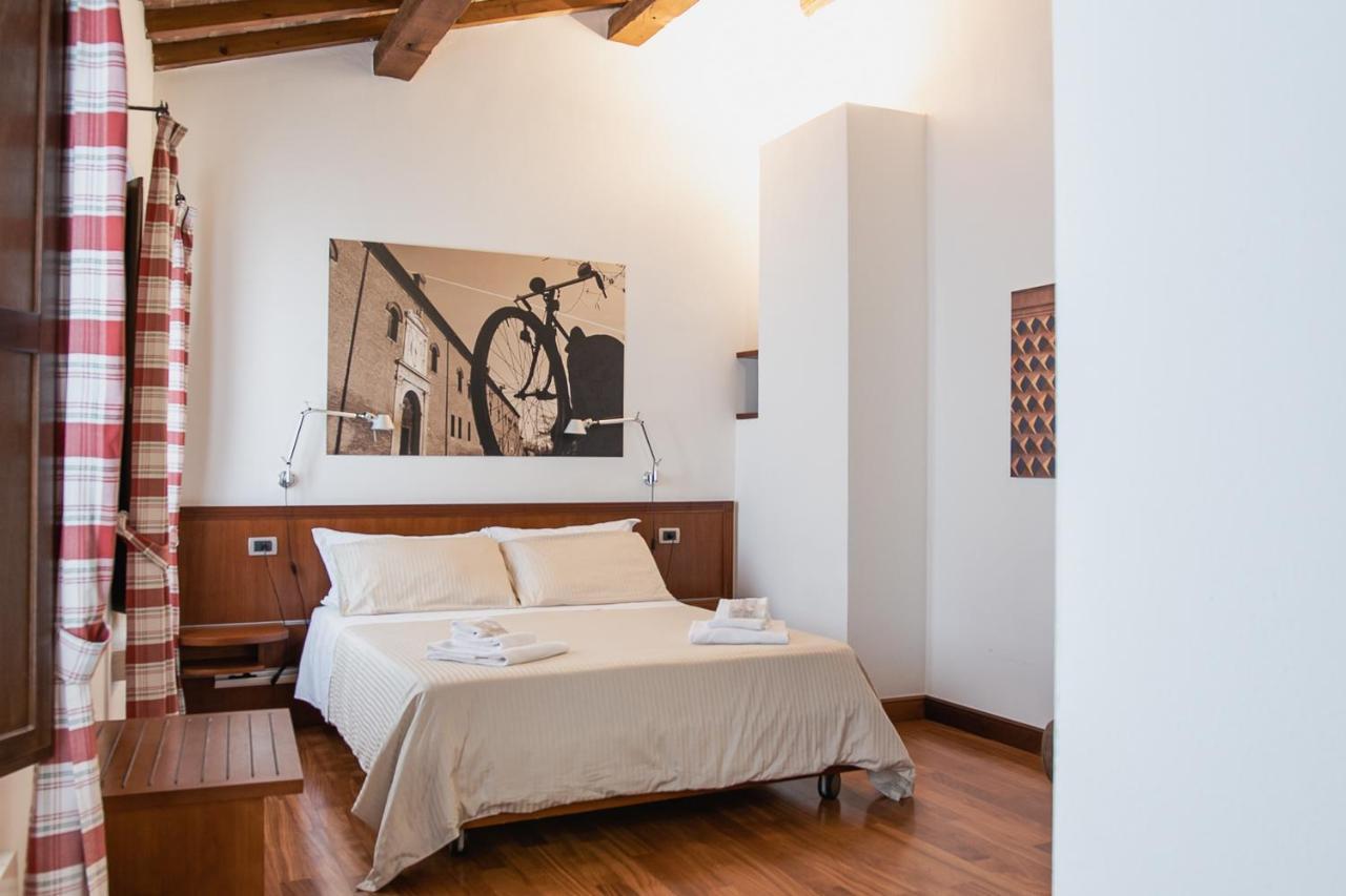 Boutique Rooms 3 0 Ferrara Esterno foto