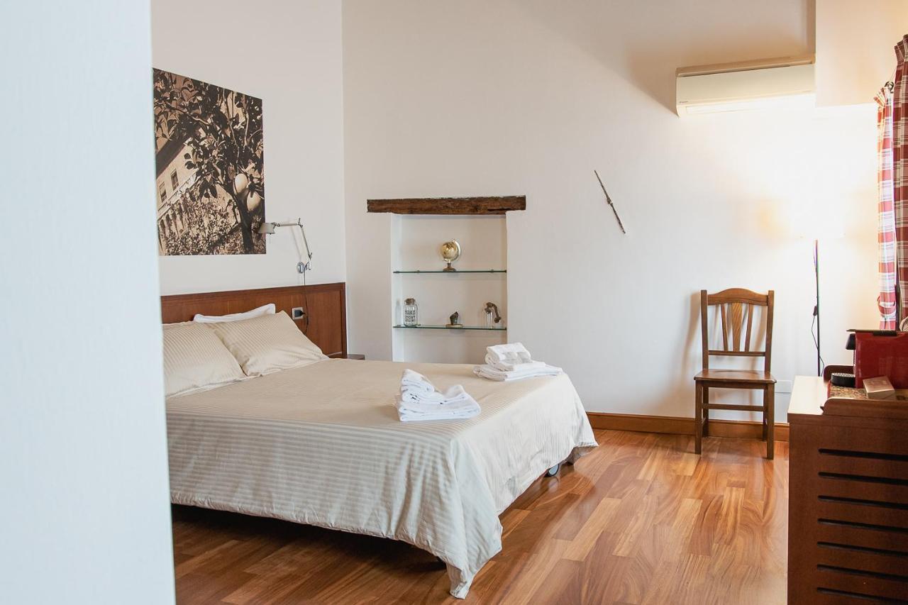 Boutique Rooms 3 0 Ferrara Esterno foto