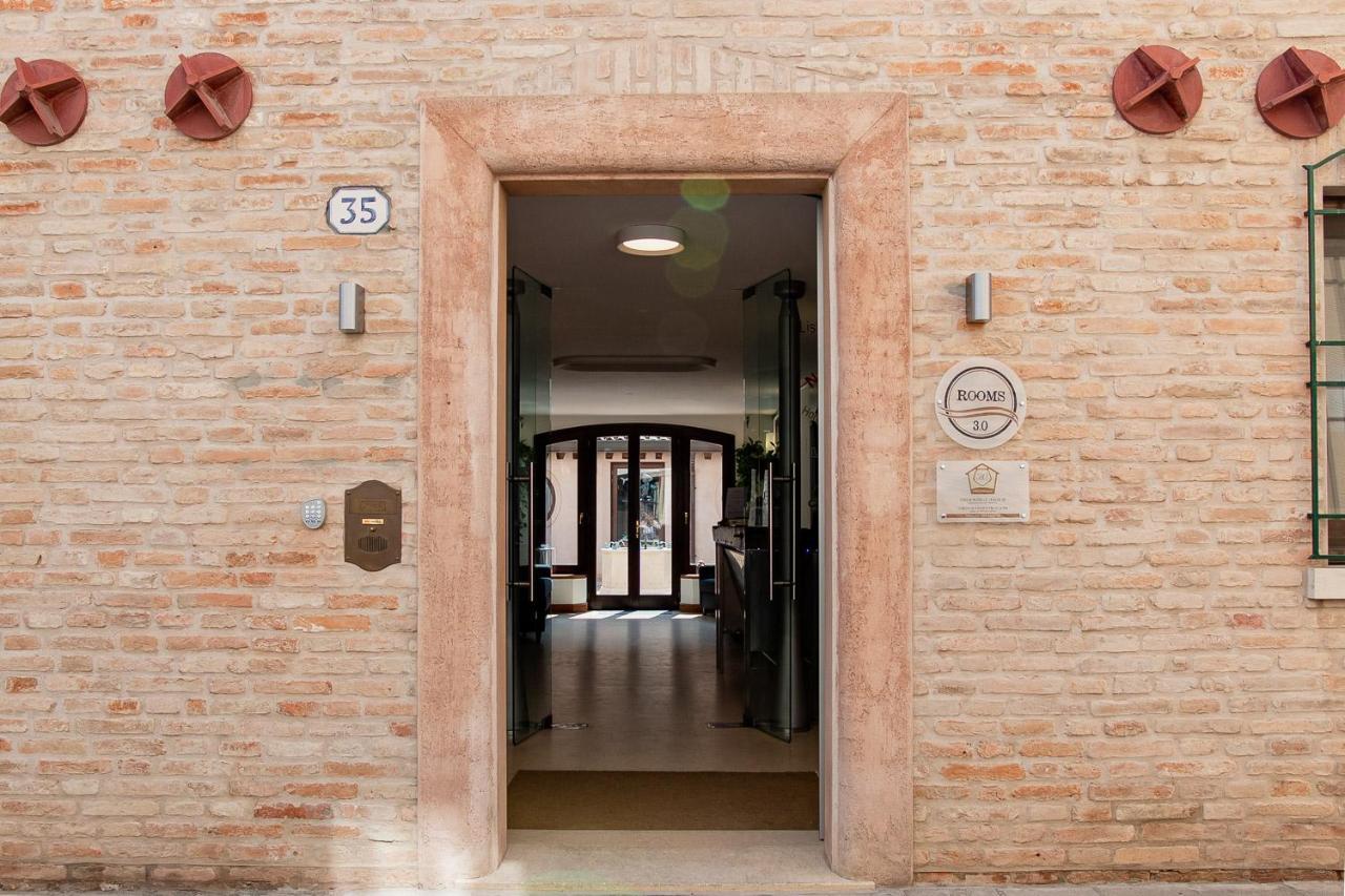 Boutique Rooms 3 0 Ferrara Esterno foto