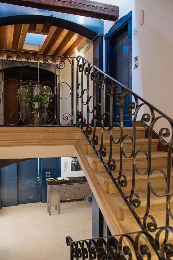 Boutique Rooms 3 0 Ferrara Esterno foto