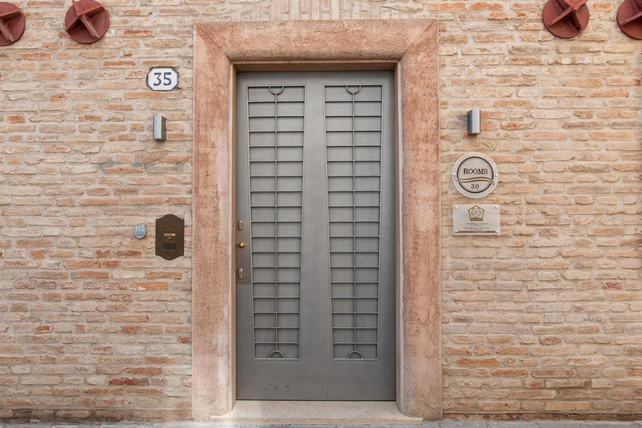 Boutique Rooms 3 0 Ferrara Esterno foto