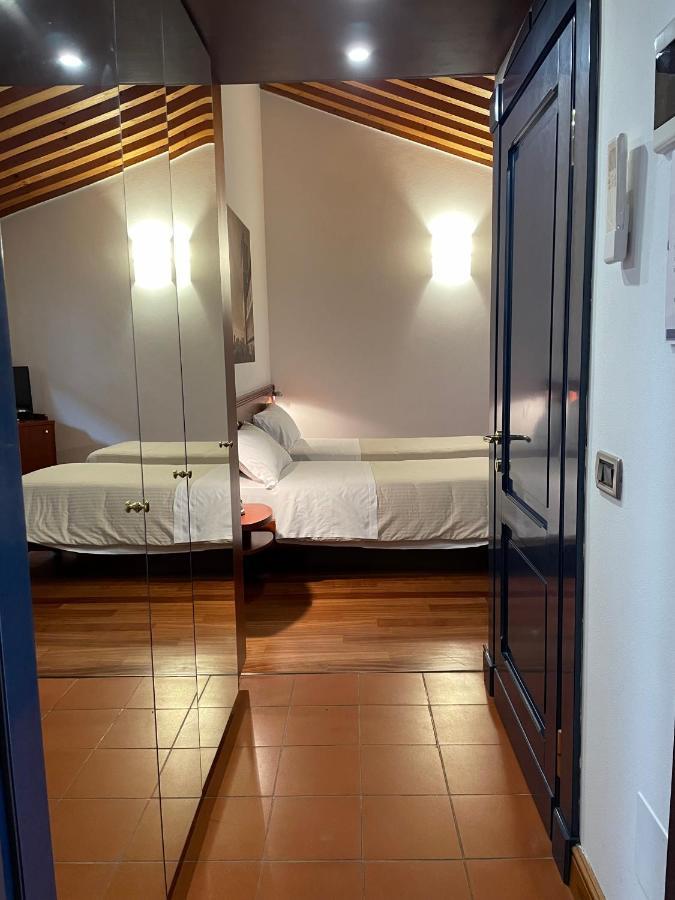 Boutique Rooms 3 0 Ferrara Esterno foto