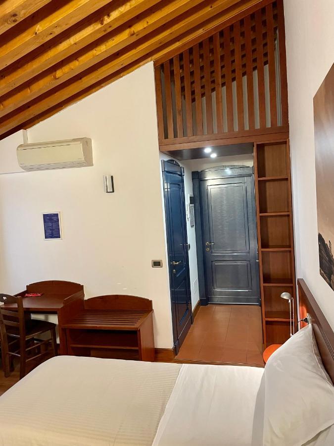 Boutique Rooms 3 0 Ferrara Esterno foto
